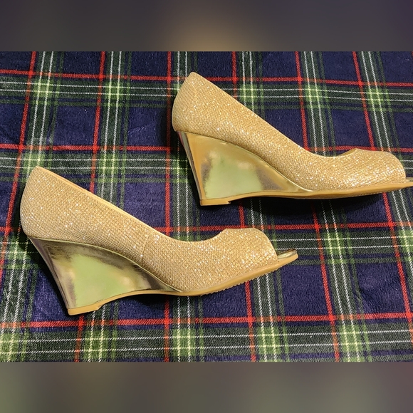 NWOT Simply Pelle - SIZE 7.5 - Picture 4 of 9